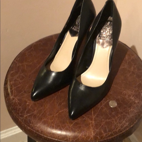 Vince Camuto black stiletto pumps - Picture 2 of 4
